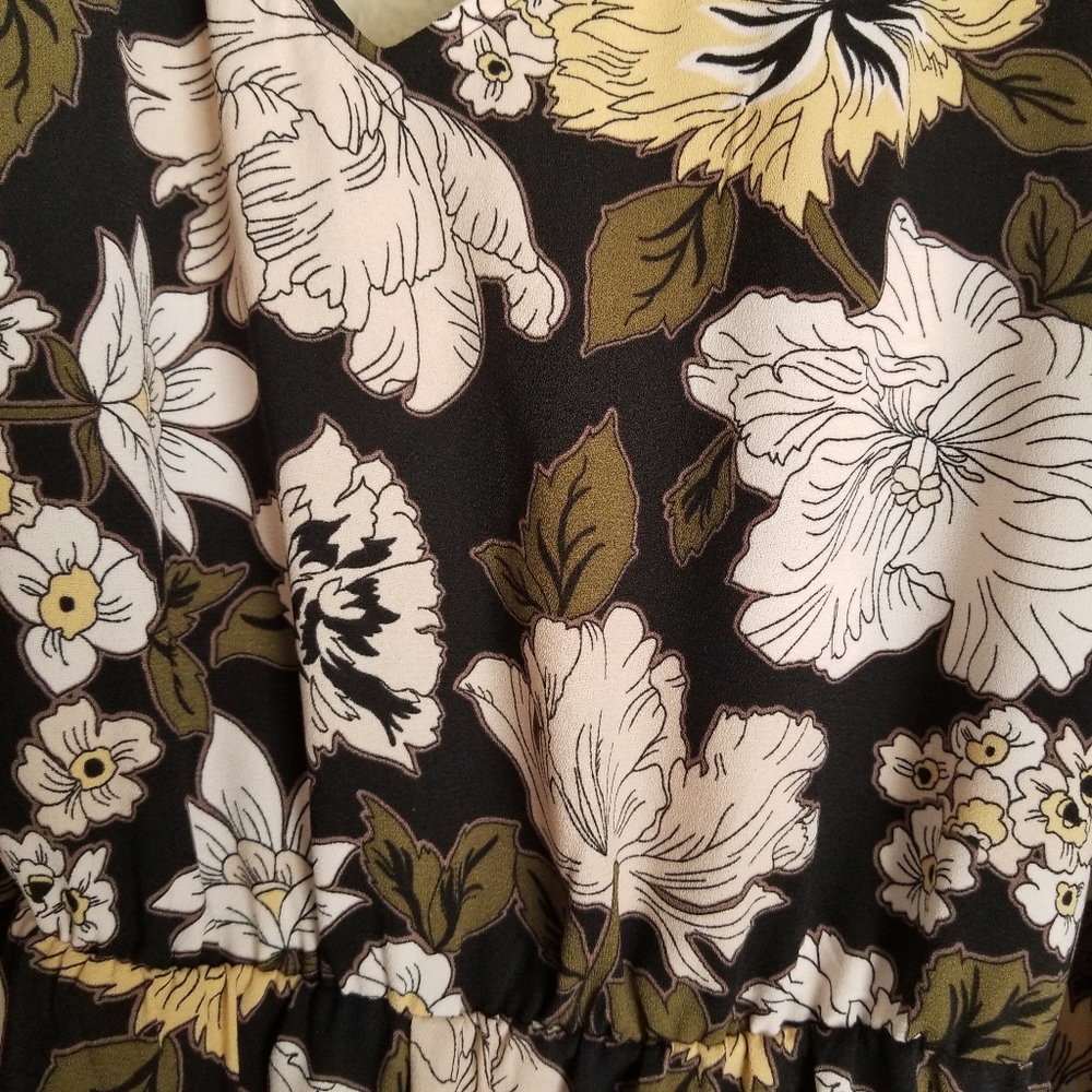 Leith Floral Romper - Picture 7 of 8